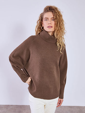 Turtleneck monochrome in brown