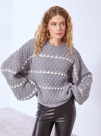 Sweater knitted with stripes in grey