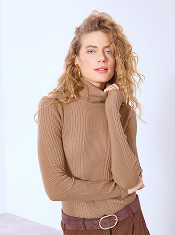 Turtleneck ribbed in camel