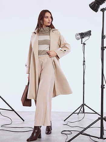 Παντελόνα ριγέ με ελαστική μέση σε μπεζ