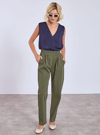 Trousers high waisted with pockets in khaki