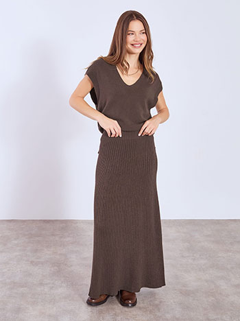 Skirt maxi knitted rib in brown
