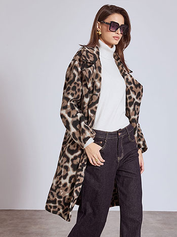 Coat fluffy leopard in brown