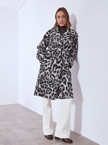 Coat fluffy leopard in grey