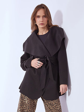 Παλτό με αποσπώμενη ζώνη σε μαύρο