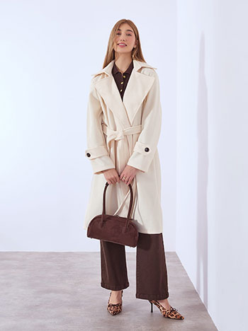 Coat with detachable belt in off white