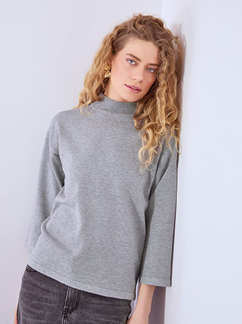 Sweater with three quarter sleeves in grey