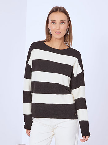 Sweater with stripes in black beige