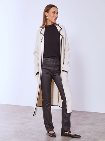 Ζακέτα πλεκτή με κεντητή λεπτομέρεια σε μπεζ