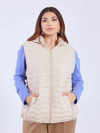 Jacket sleeveless quilted in light beige