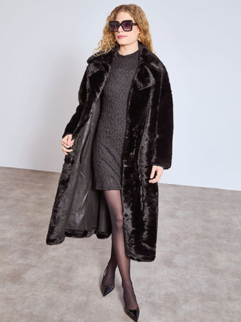 Γούνα μονόχρωμη με τσέπες σε μαύρο