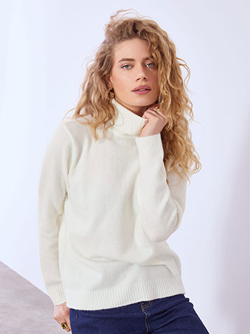 Tutleneck monochrome with viscose in off white