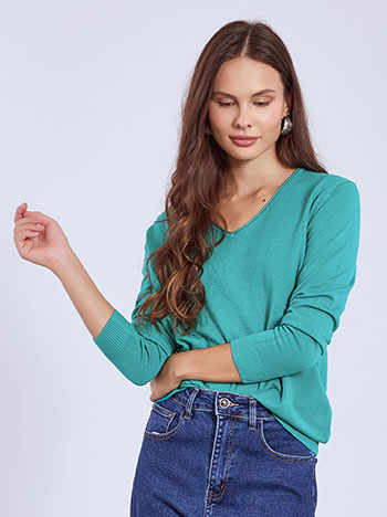Sweater with V neckline in teal