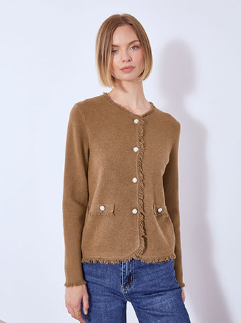 Cardigan knitted with fringes in brown