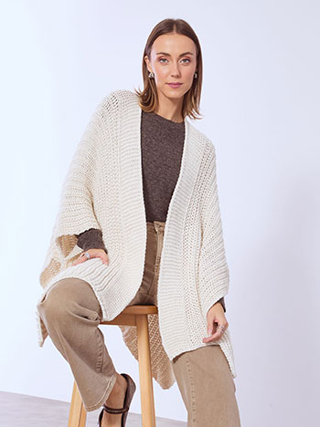 Ζακέτα με χοντρή πλέξη σε μπεζ ανοιχτό