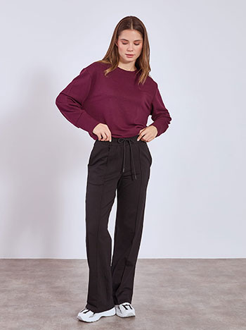 Φόρμα με διακοσμητική ραφή σε μαύρο