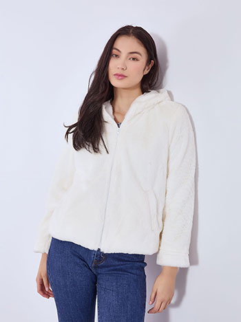 Cardigan with fur in off white