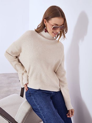 Turtleneck asymmetric metallic in beige