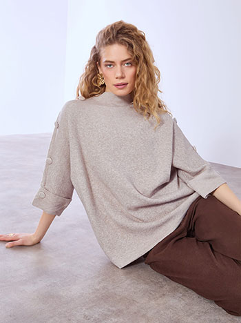 Πουλόβερ με διακοσμητικά κουμπιά σε μπεζ