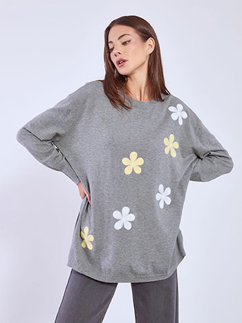 Sweater long with textured flowers in grey