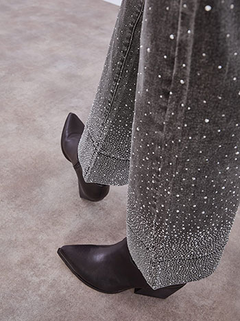 Τζιν wide leg με strass στο τελείωμα σε γκρι σκούρο