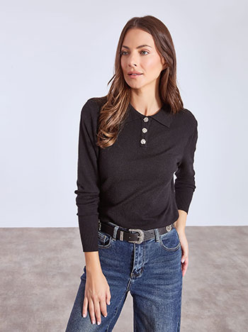 Top with collar and buttons in black