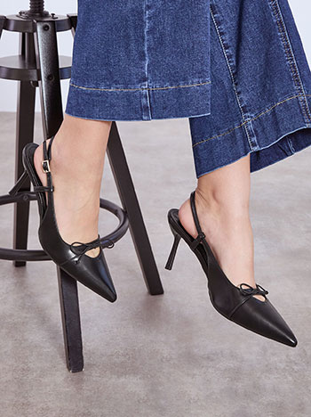 Heels leather effect with bow in black