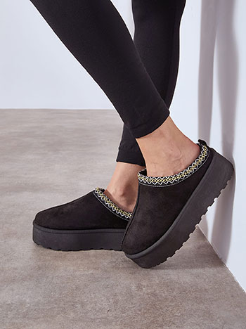 Shoes with printed detail in black