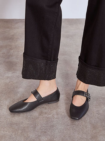 Shoes flat leather effect with buckle in black