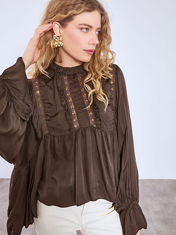 Μπλούζα με βολάν και δαντέλα σε καφέ σκούρο