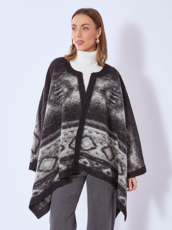 Cape with wool in black