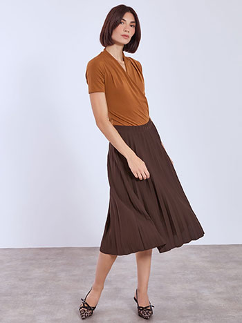 Φούστα μίντι πλισέ σε καφέ σκούρο