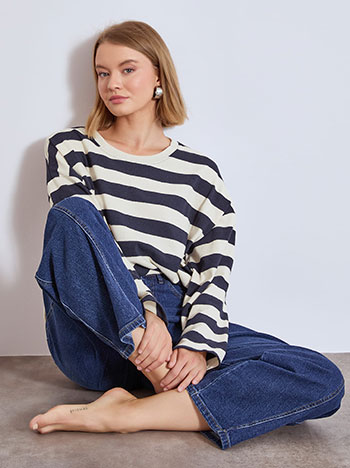 Top striped with side slits in dark blue