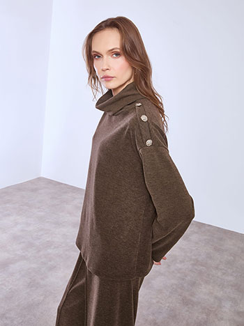 Turtleneck with decorative buttons in brown