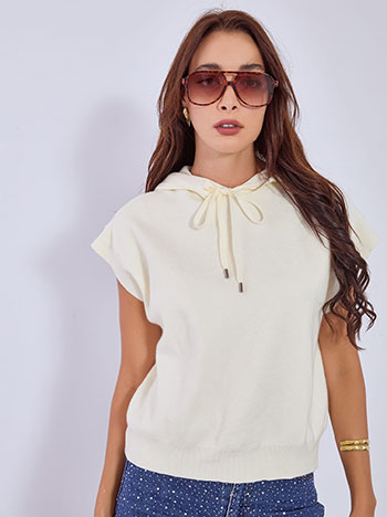 Sweater with hoodie in off white
