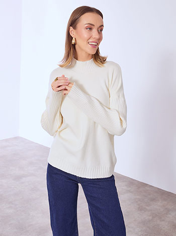 Sweater with ribbed sleeves in light beige