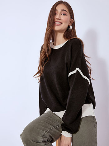 Sweater two coloured in black