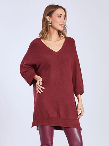 Sweater long with V neckline in wine red