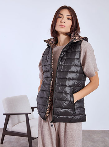 Jacket sleeveless with detachable hoodie in black