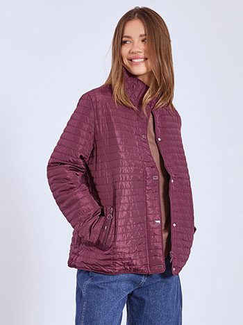 Μπουφάν καπιτονέ με οριζόντιες ραφές σε μωβ σκούρο