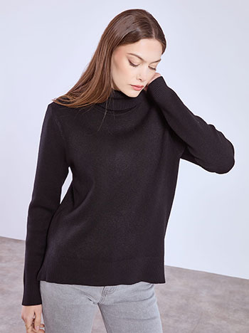 Turtleneck with side slits in black