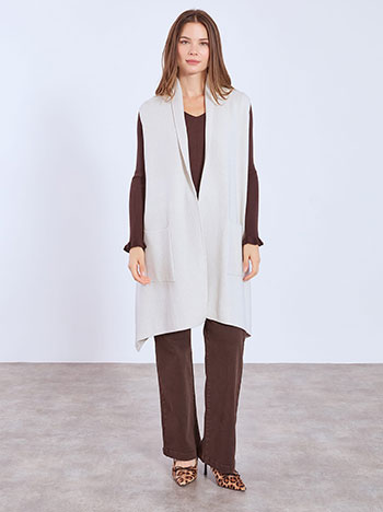 Γιλέκο με τσέπες σε μπεζ