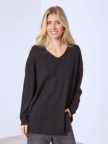 Πουλόβερ μεταλλιζέ με ανάγλυφα σχέδια σε μαύρο