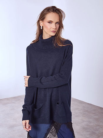 Turtleneck long with pockets in dark blue