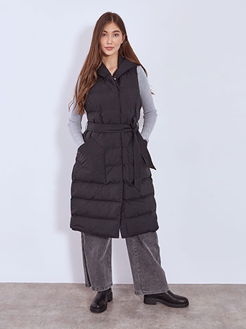 Jacket sleeveless quilted with belt in black