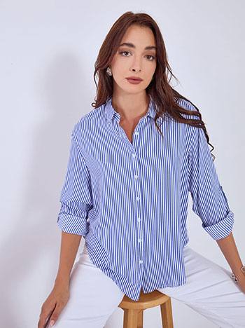 Shirt striped in blue