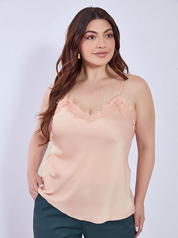 Lingerie with lace details in pink