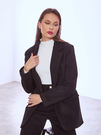Blazer with textured button in black