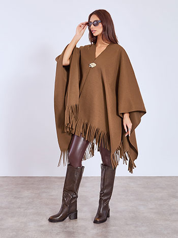 Κάπα με κρόσια στο τελείωμα σε καφέ