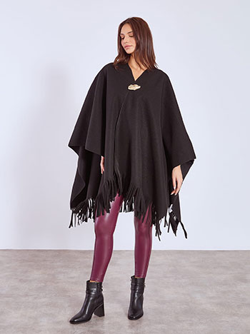 Κάπα με κρόσια στο τελείωμα σε μαύρο